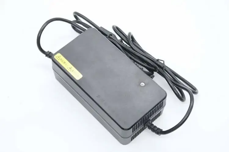 電動(dòng)車充電器2.png 電動(dòng)車充電器2.png